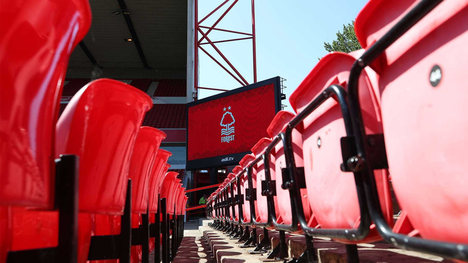 杨明洋：自己第一场表现还可以，训练中的技战术基本上踢出来了.